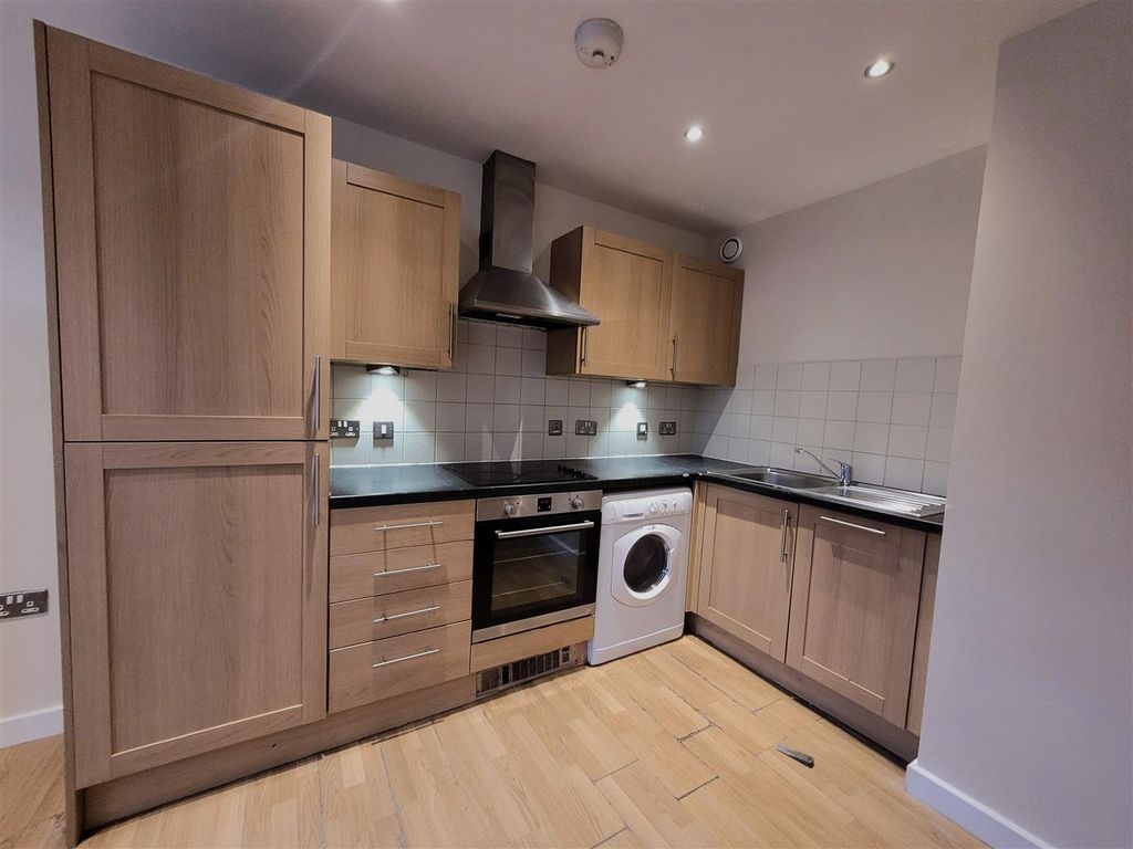 Property photo 3 of 7 Kitchen Angle