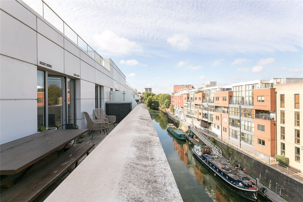 Property photo 2 of 19 Picture No. 27