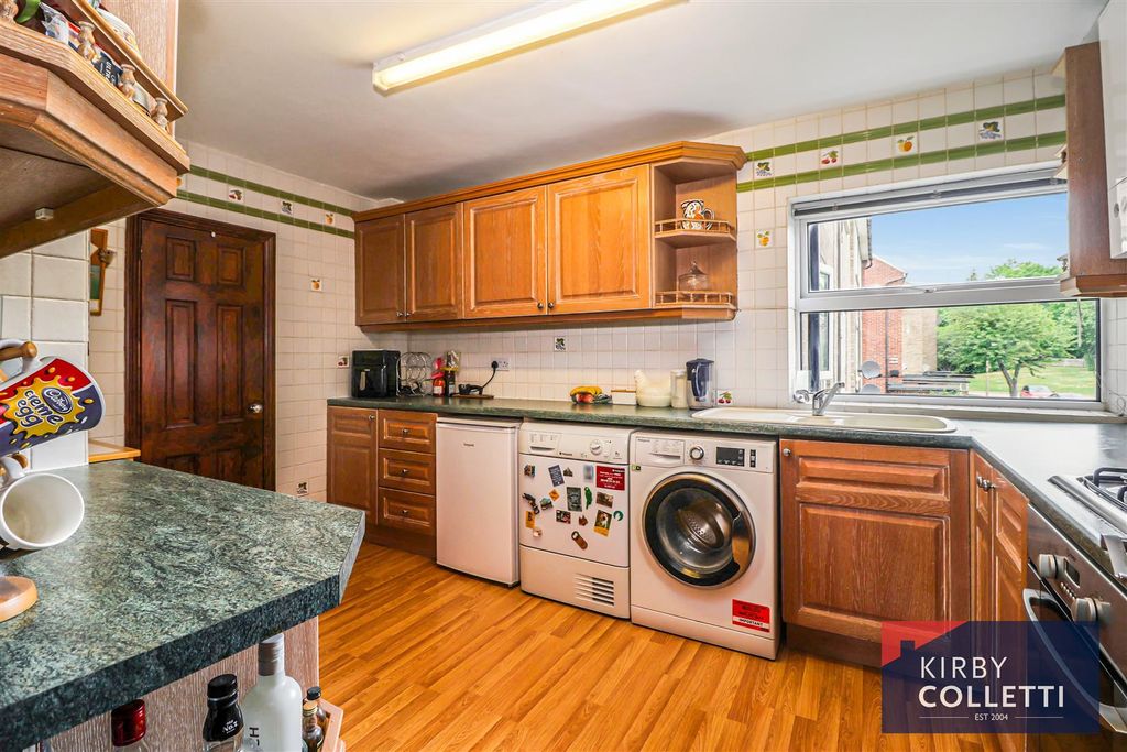 Property photo 2 of 13 Kitchen