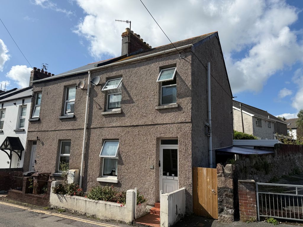 Property photo 1 of 8 Keaton Road, Ivybridge
