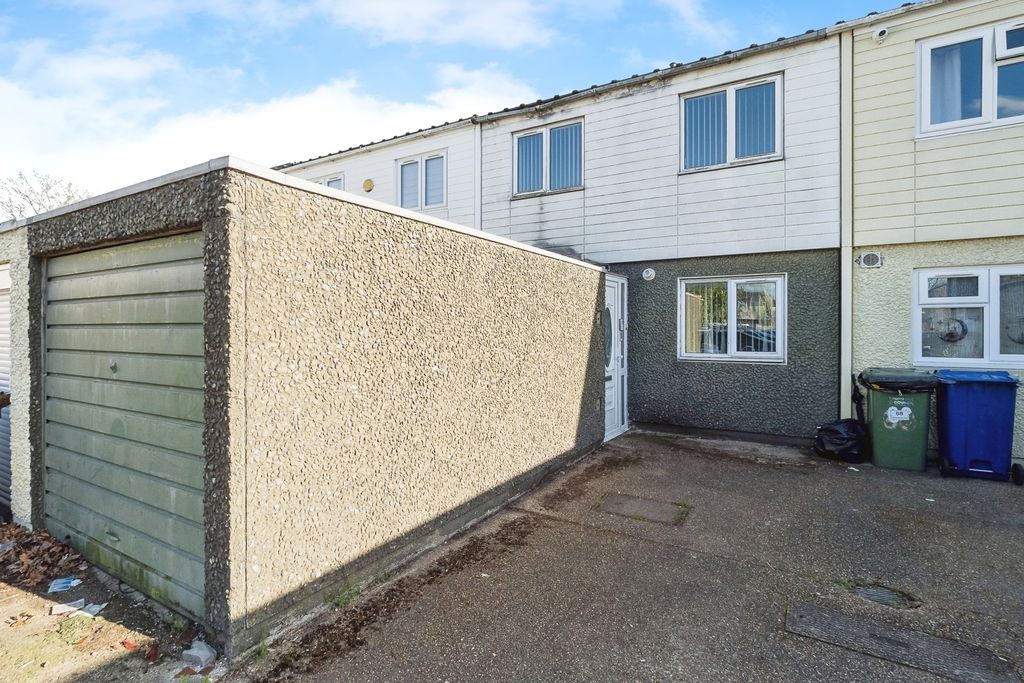Property photo 1 of 16 Front