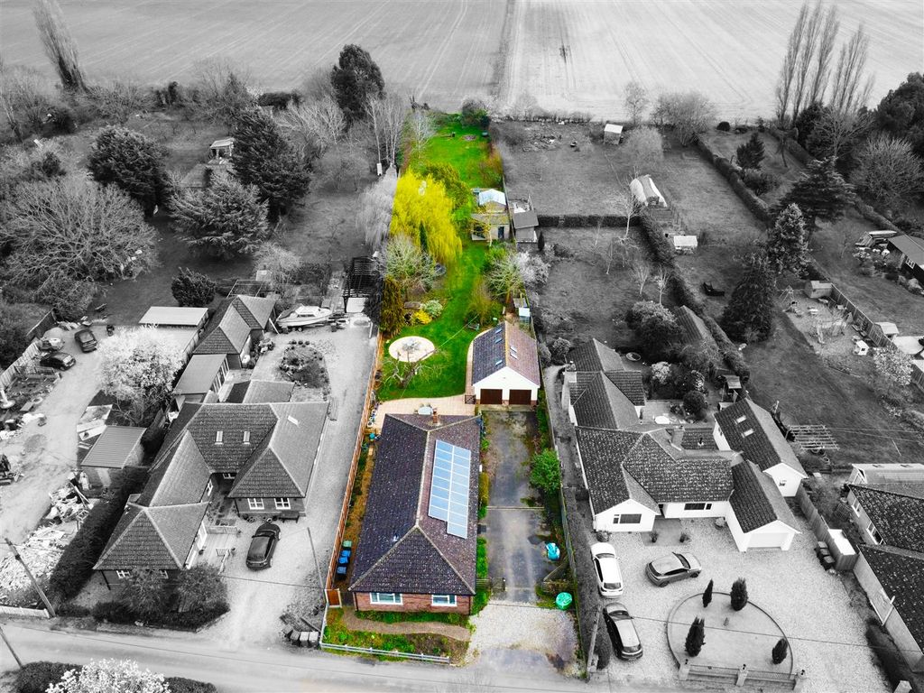 Property photo 3 of 23 10 Colnefields, Somersham - Front Aerial Highlight