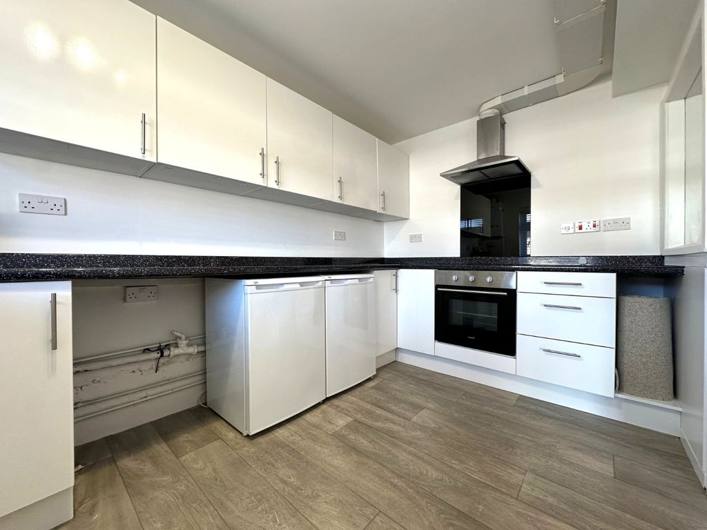 Property photo 3 of 9 Picture No. 08