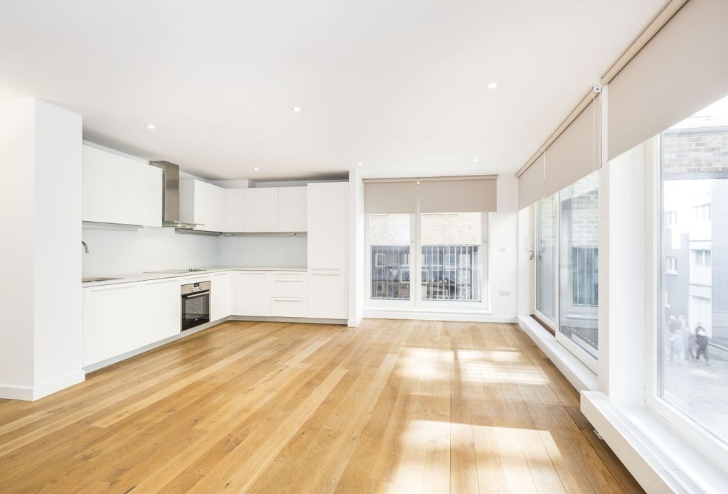 Property photo 1 of 10 Reception/Kitchen