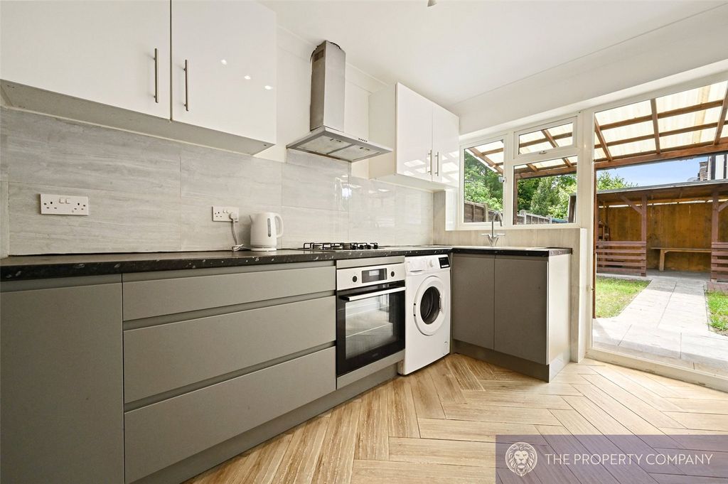 Property photo 2 of 11 Picture No. 17
