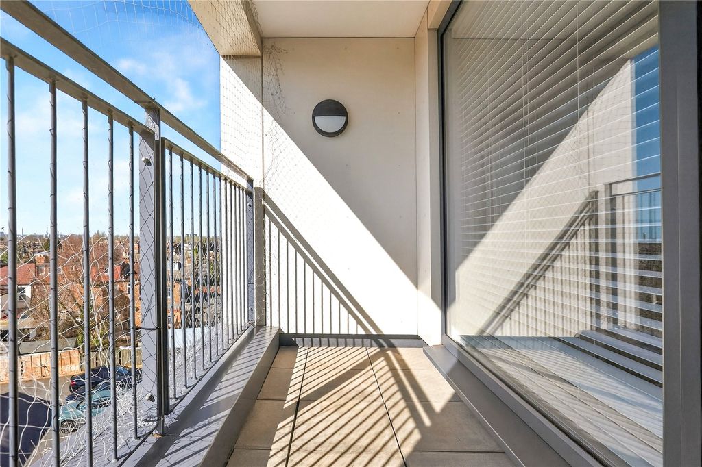 Property photo 3 of 16 Picture No. 02