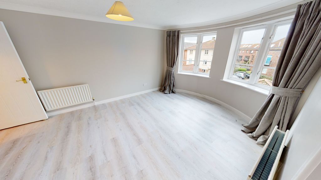 Property photo 2 of 6 5-Pooles-Wharf-Court