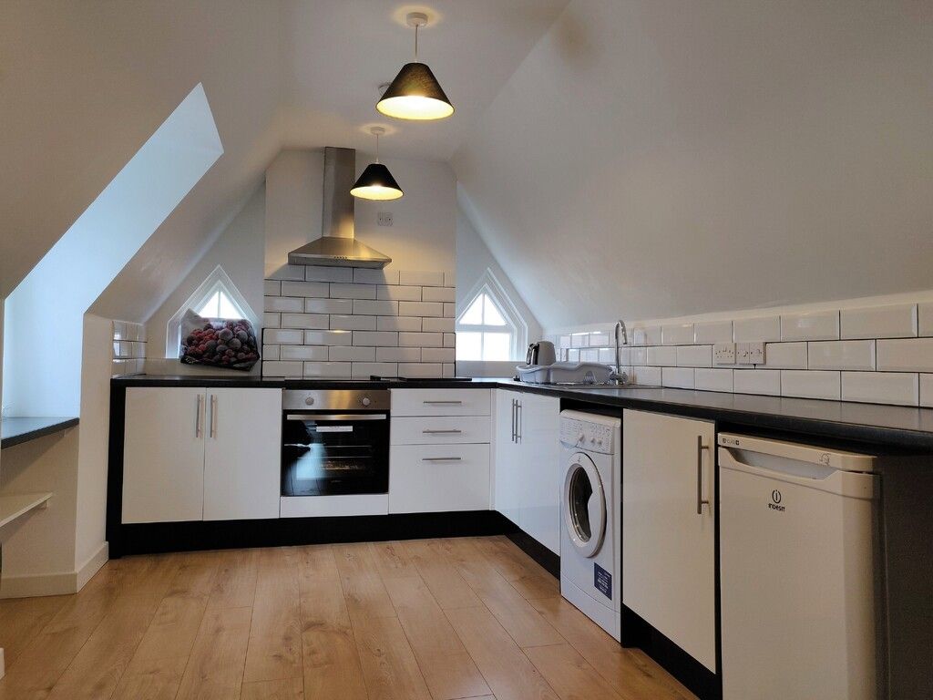 Property photo 2 of 13 108 Lettings