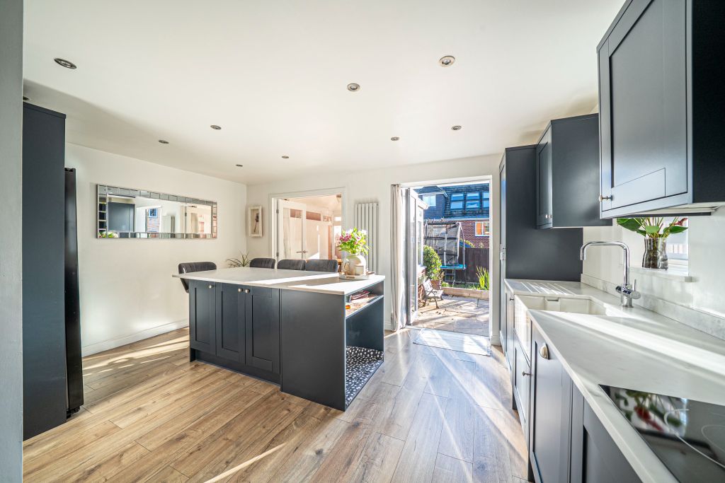 Property photo 3 of 26