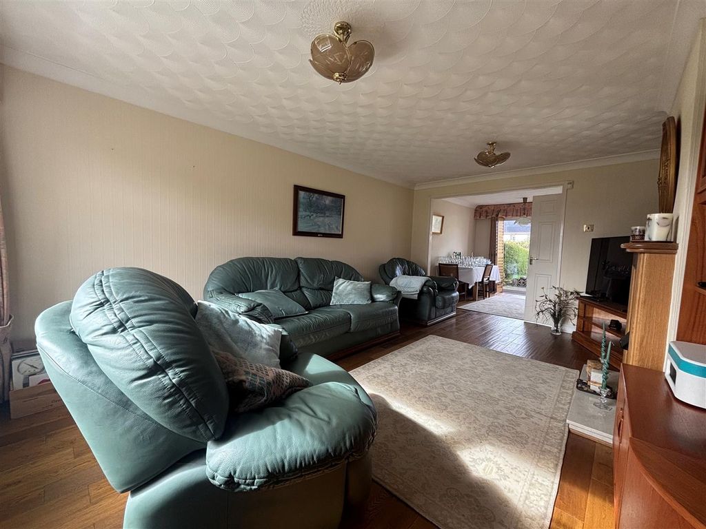 Additional image 4 of 3 bed semi-detached house to rentBryn Siriol, Caerphilly CF83