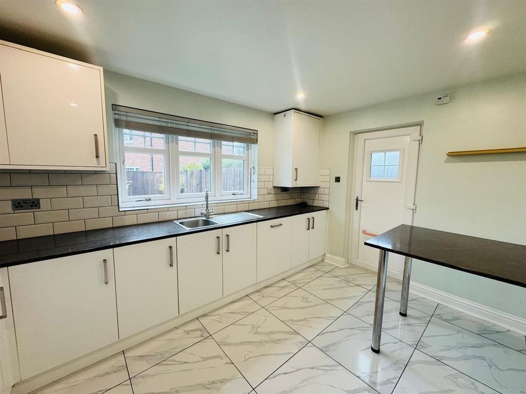 Property photo 3 of 16 Unknown-3.Jpeg