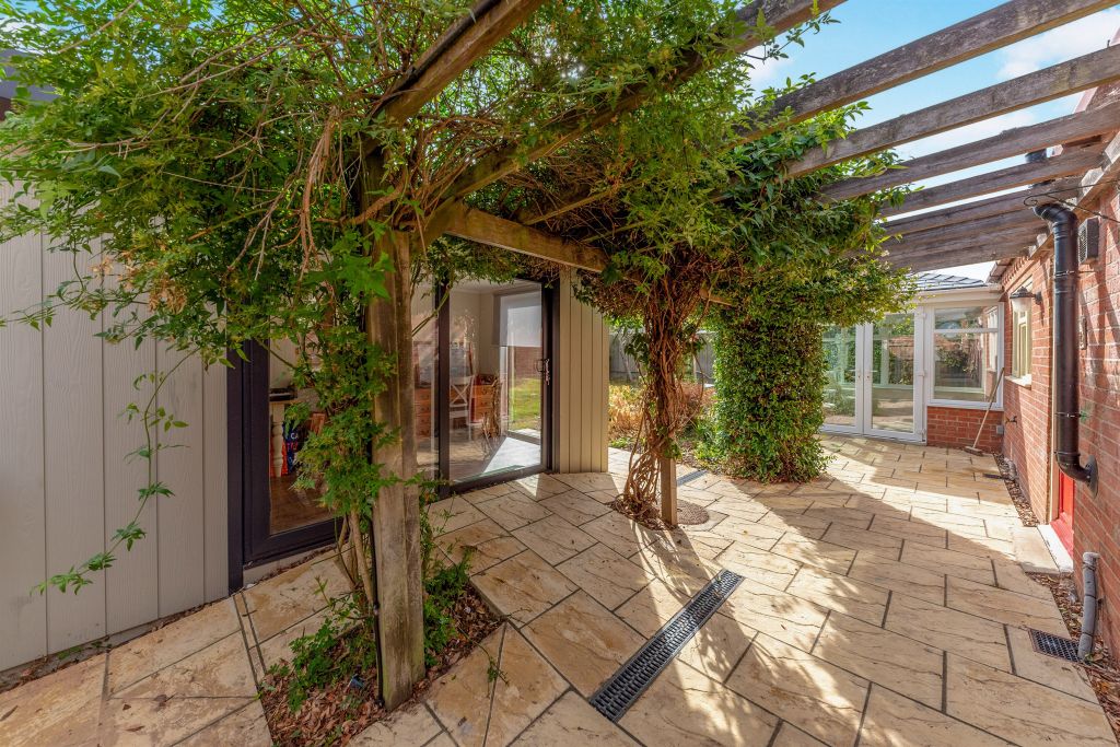 Property photo 2 of 22