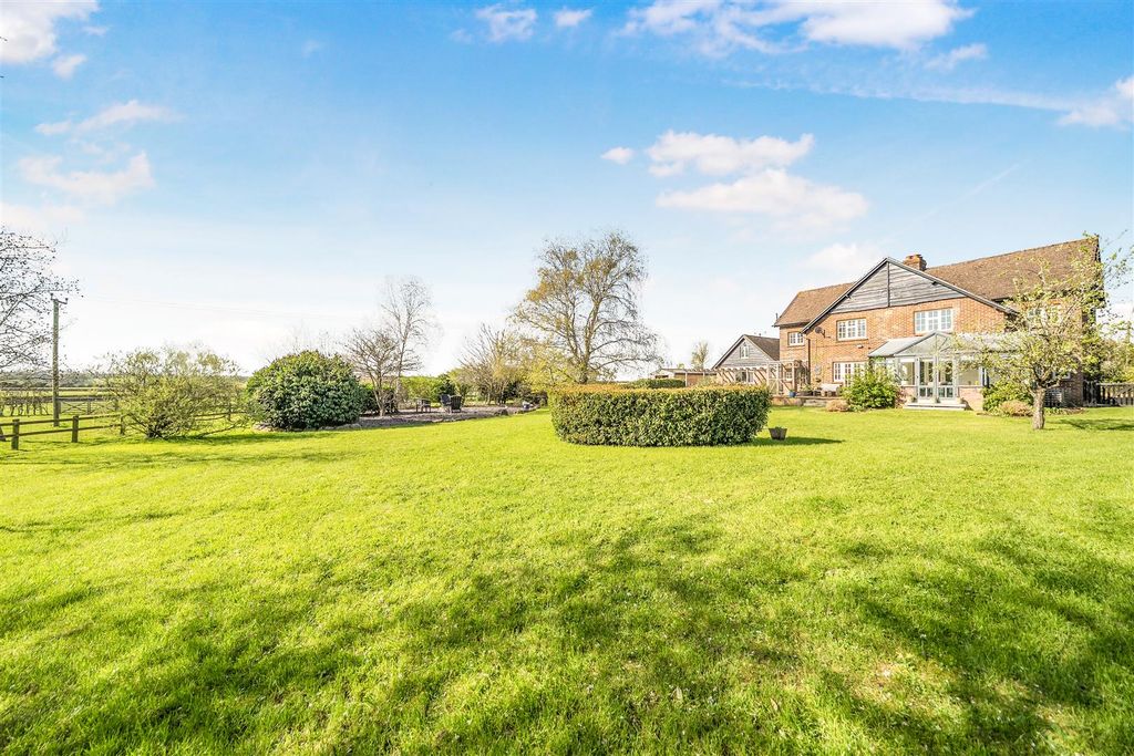 Property photo 3 of 28 Garden