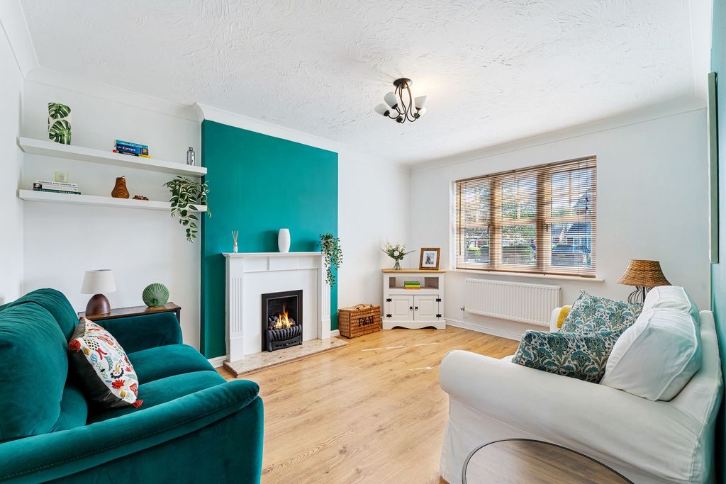 Property photo 2 of 31