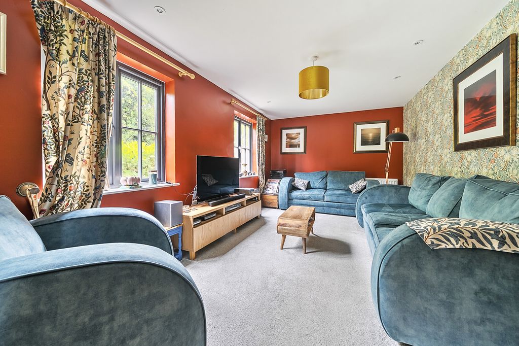Property photo 3 of 15 Sitting Room