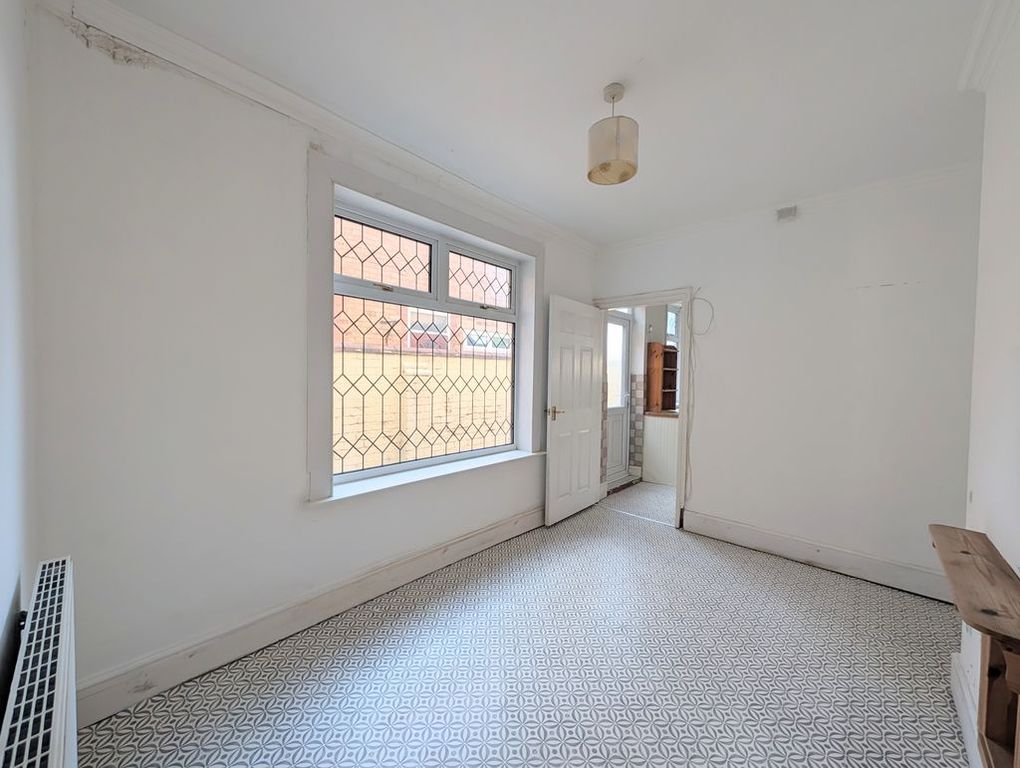 Property photo 3 of 14 Sitting Room