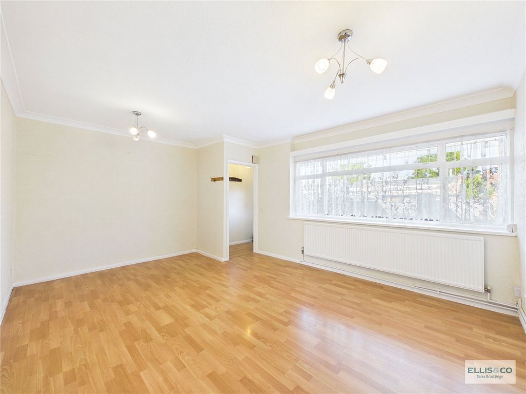Property photo 3 of 8 Picture No. 09