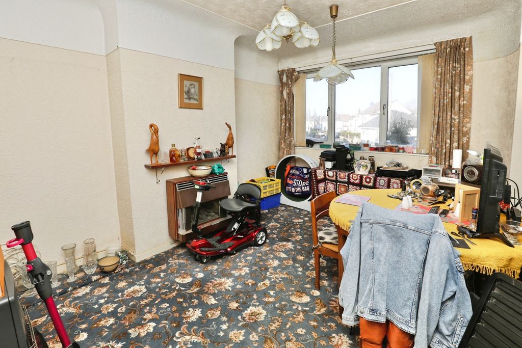 Property photo 2 of 15 Dining Room