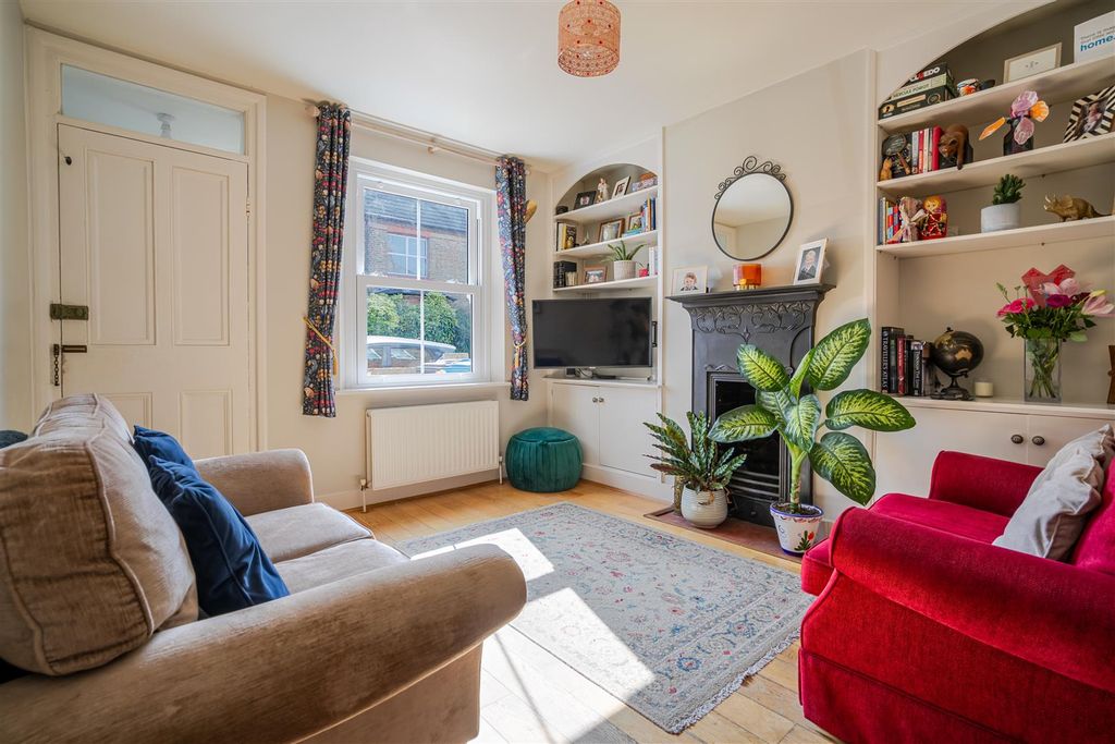 Property photo 2 of 9