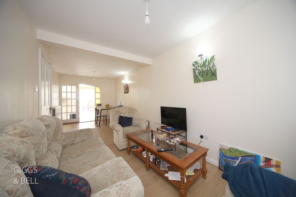 Property photo 3 of 18 4902752