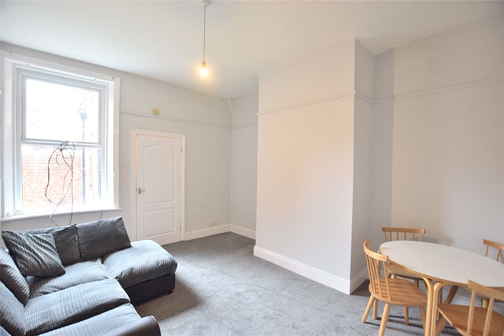 Property photo 2 of 6 Living Room