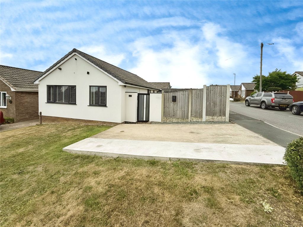Property photo 1 of 16 Outside