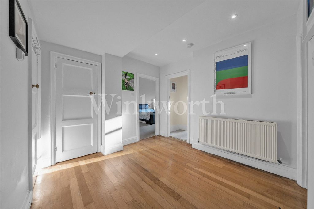 Property photo 3 of 10 Picture No. 24