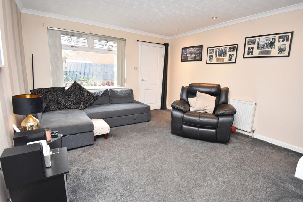 Property photo 2 of 9 Gallery