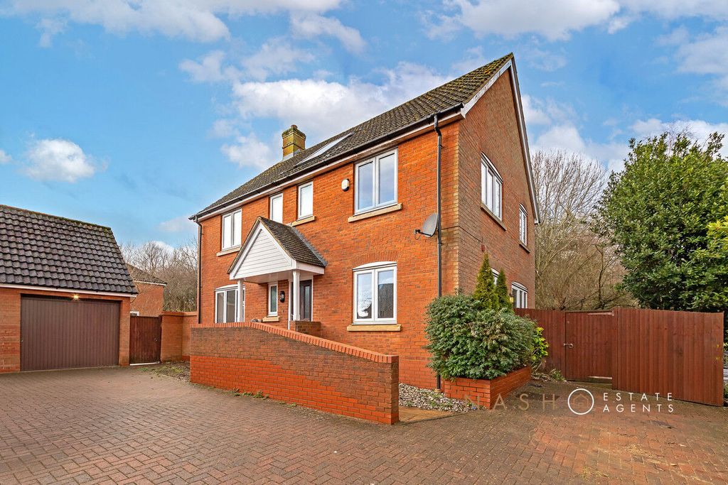 Property photo 1 of 28