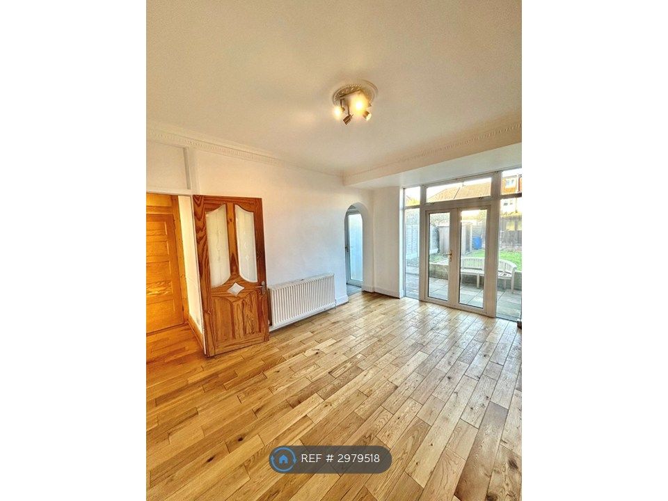 Property photo 3 of 12 Dining Room