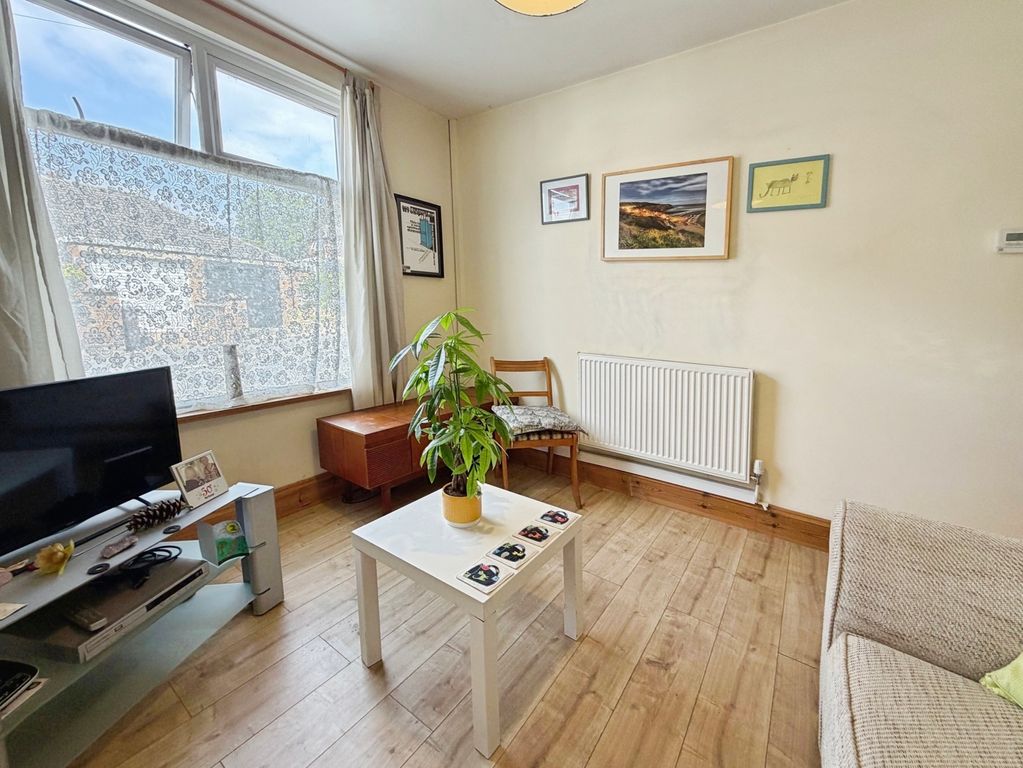 Property photo 3 of 11 Lounge