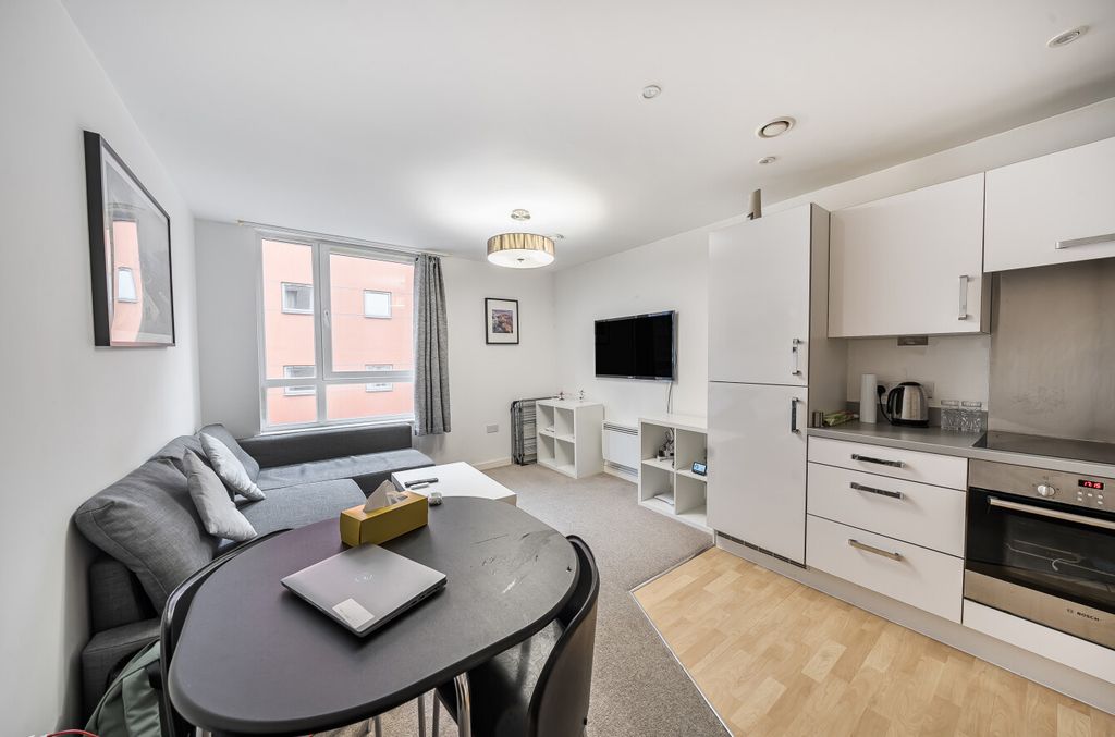 Property photo 3 of 10 1359386-4-68E92c3...