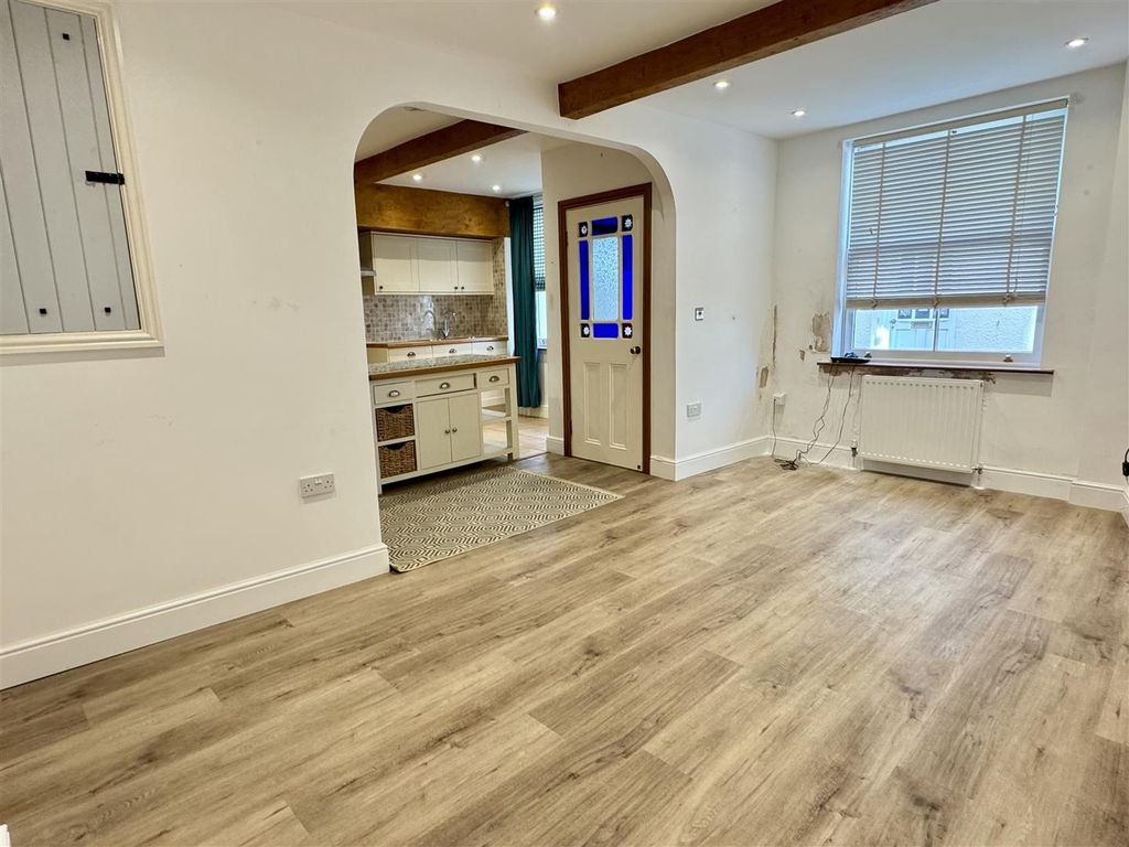 Property photo 2 of 22
