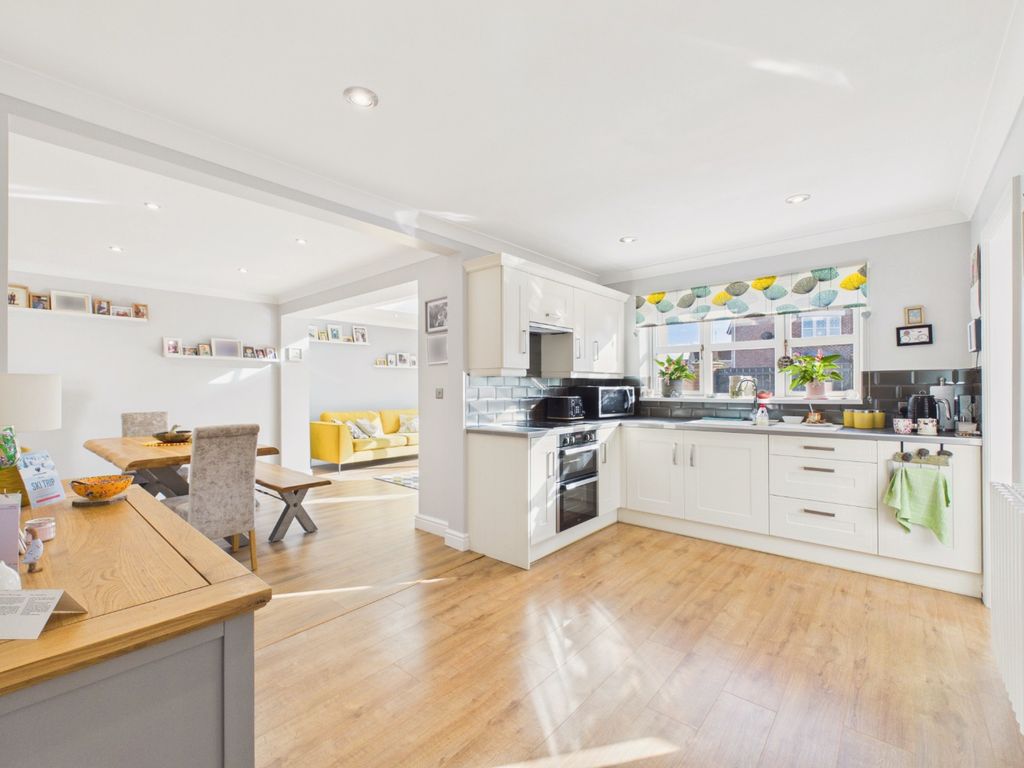 Property photo 2 of 19 5675663