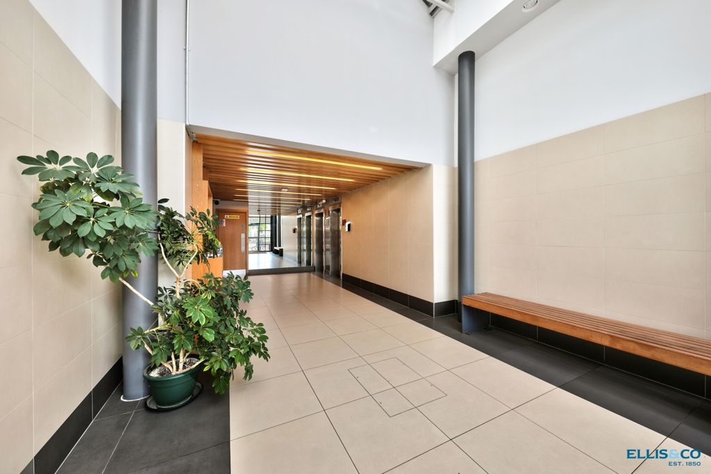 Property photo 2 of 10 Picture No. 12