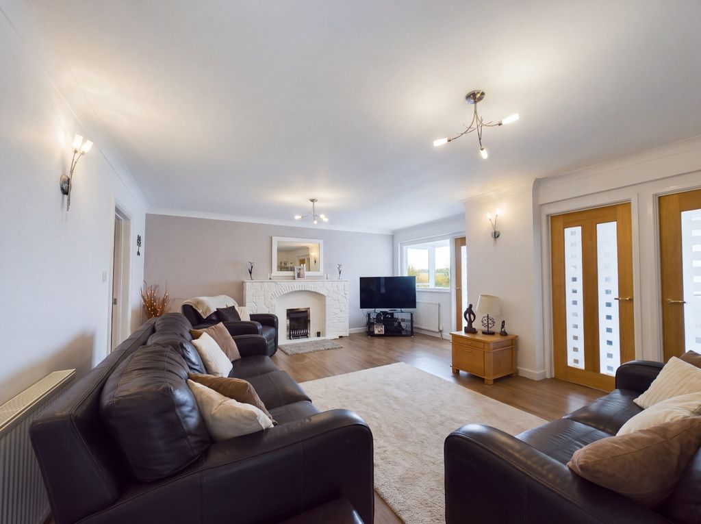 Property photo 2 of 16 5445952