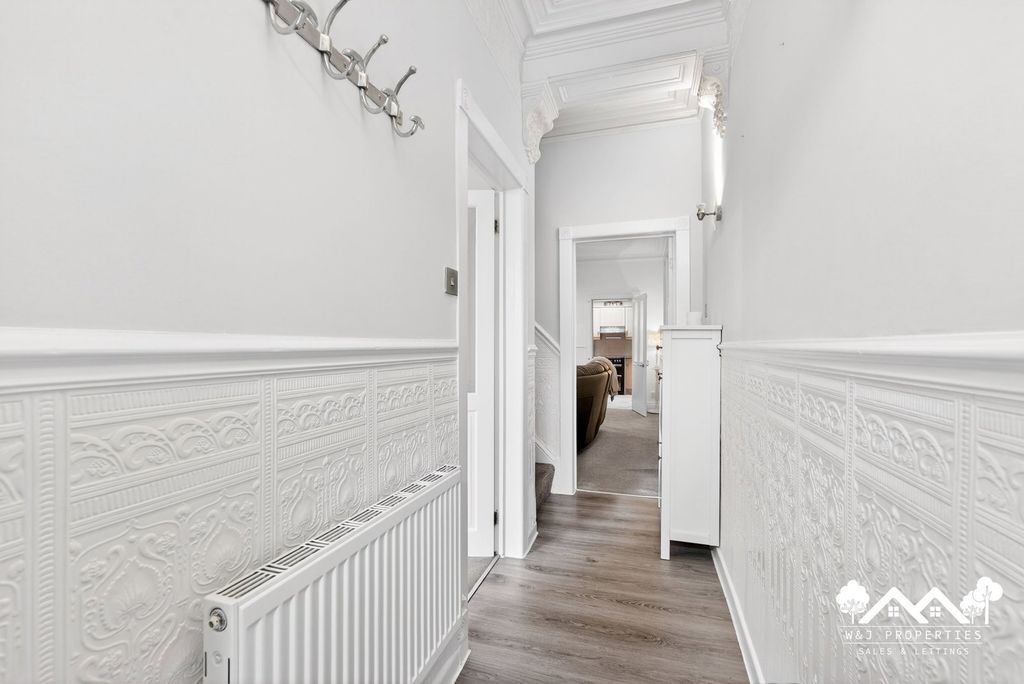 Property photo 2 of 34