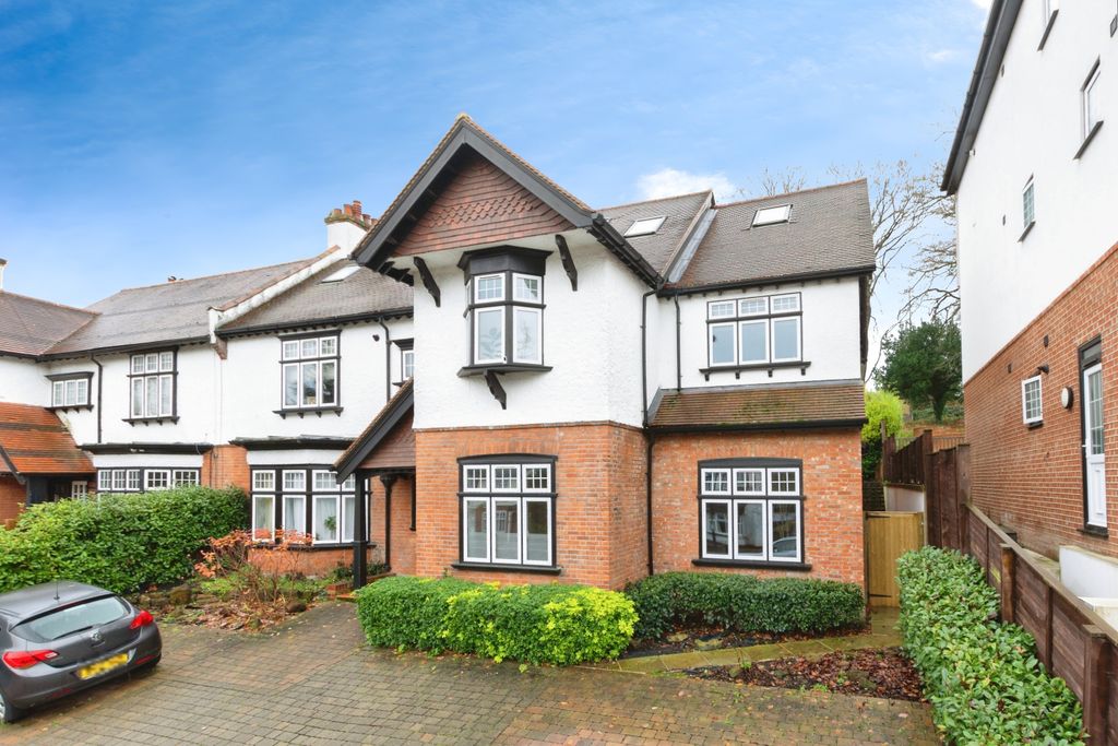 Property photo 3 of 14