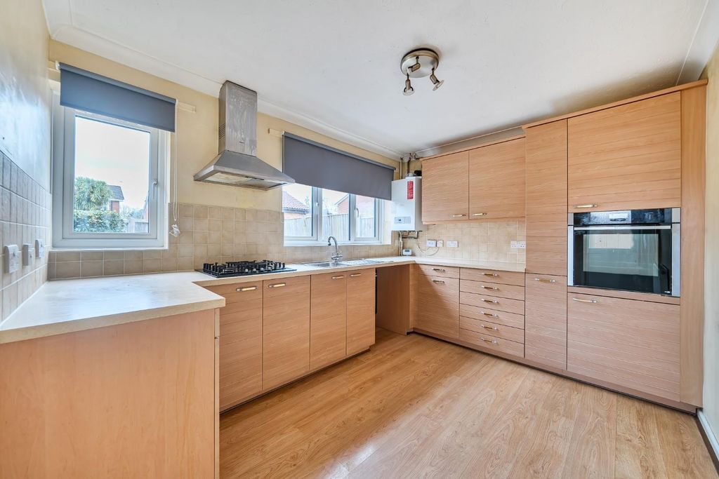 Property photo 1 of 18 1431001-12-69B82176739d9.Jpg