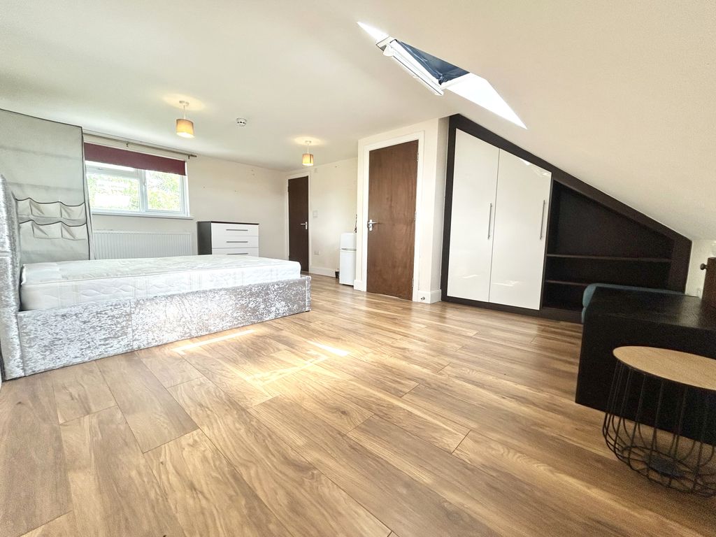 Property photo 1 of 4