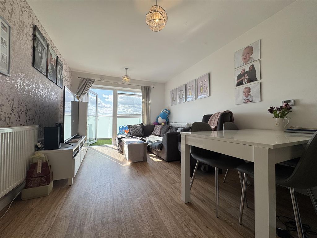 Property photo 2 of 42