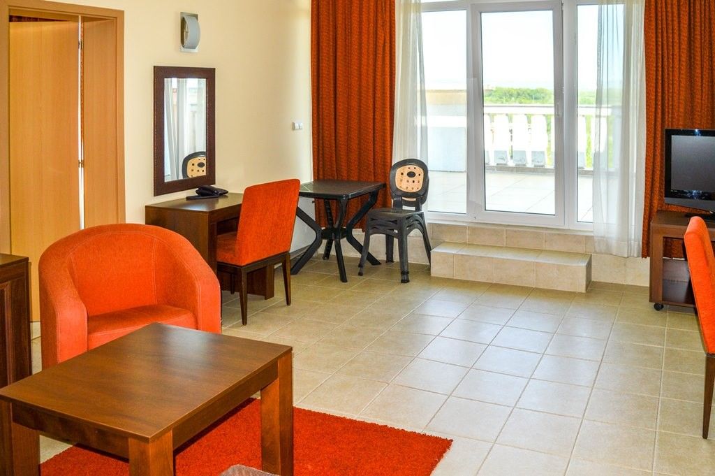 Property photo 3 of 17