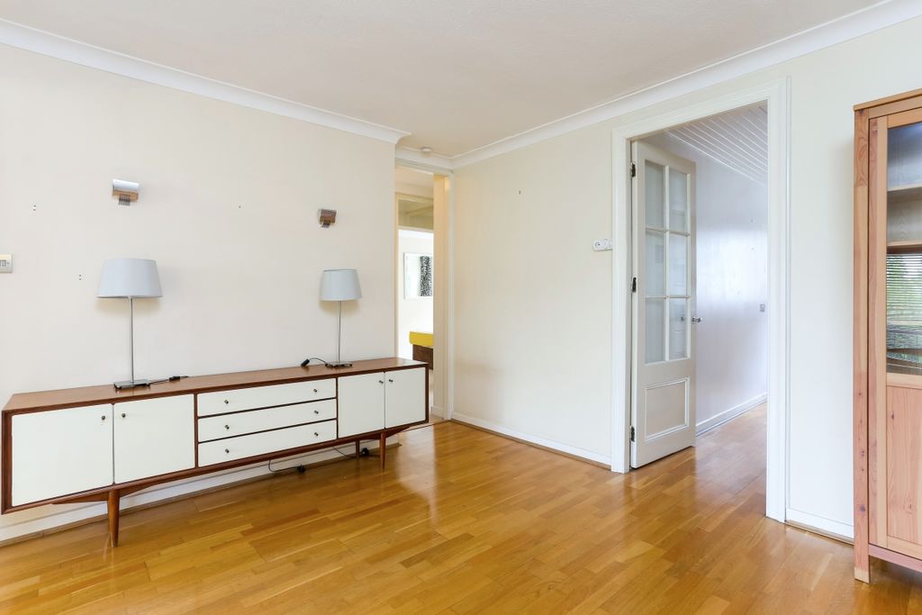 Property photo 3 of 15 Downside