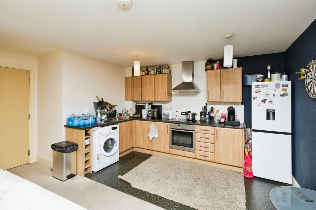 Property photo 3 of 17 Kitchen Lounge Diner