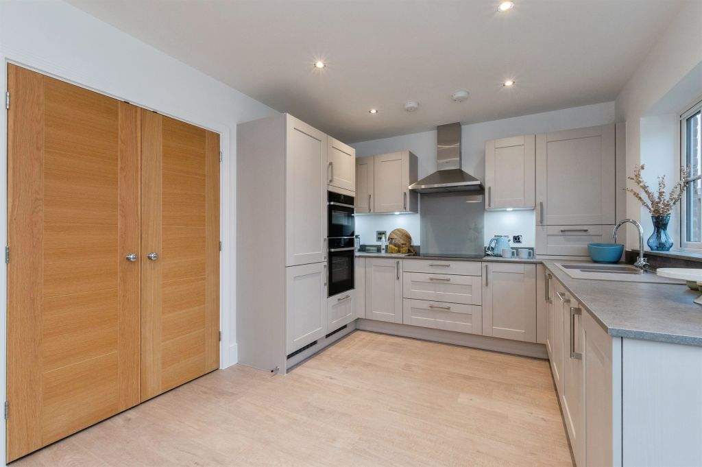 Property photo 3 of 23