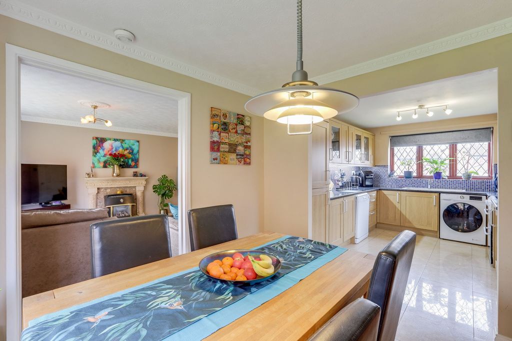 Property photo 3 of 25