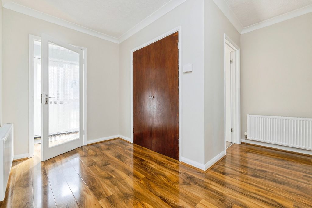 Property photo 3 of 19 Pbox-Img.Jpg