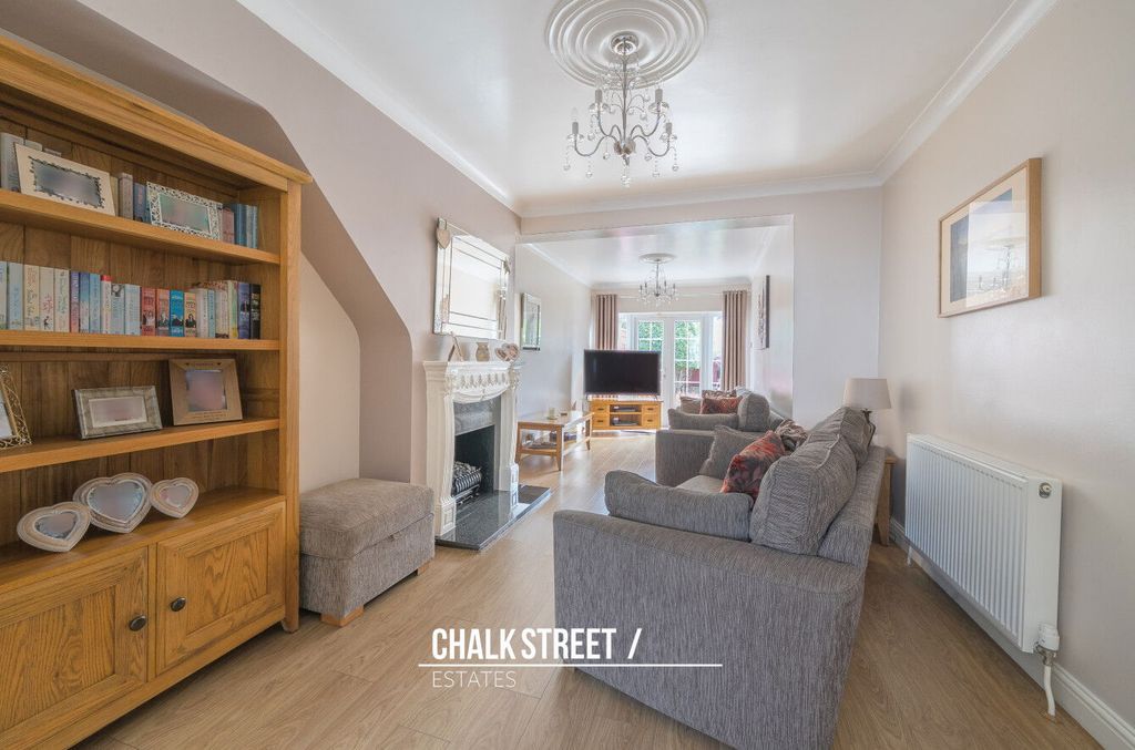 Property photo 2 of 19