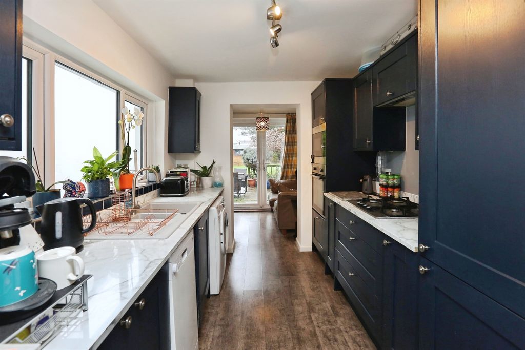 Property photo 2 of 13