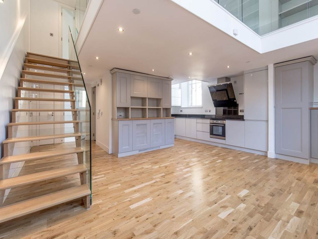 Property photo 2 of 10 Living